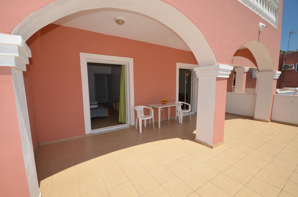 Paradiso Hotel Sea View And Pool Suites Ipsos Corfu Buitenkant foto